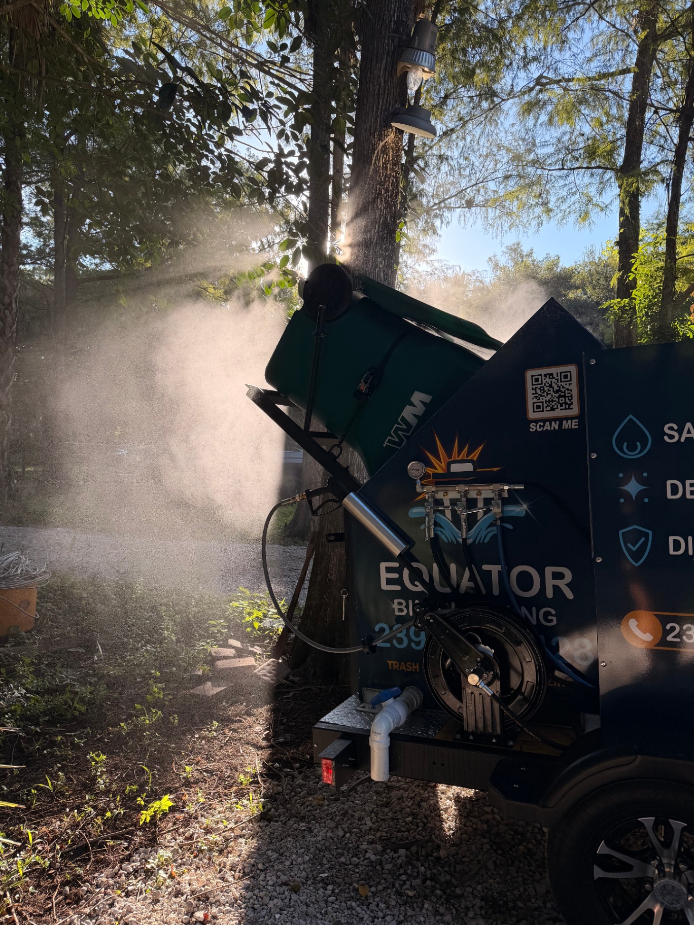 Equator bin cleaning truck with on-board hot-water system